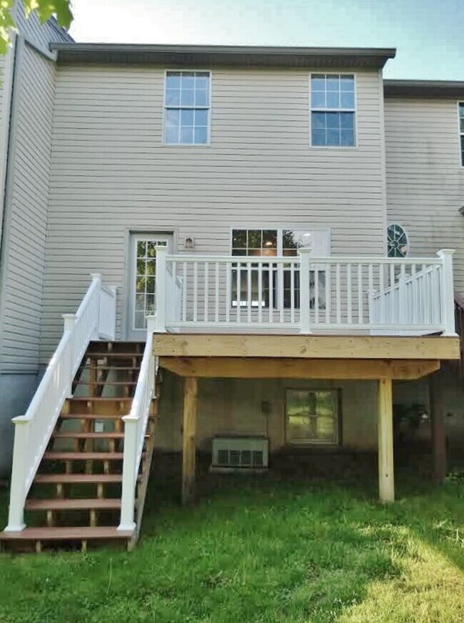 Foto del edificio - 3 Bed / 2 Bath Single Family Townhome