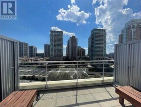 Building Photo - 1029 King St W