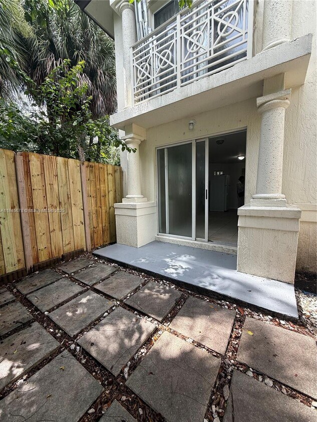 Foto principal - 11053 NW 89th Terrace