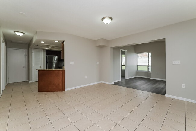 Foto del edificio - 11171 Heathwood Ave