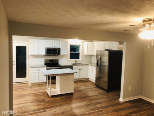 Building Photo - 4 br, 2 bath House - 586 Carruth Rd