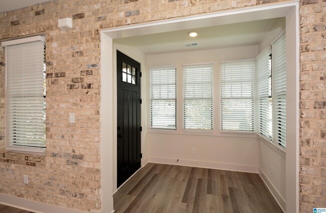 Building Photo - 1107 Windsor Sq
