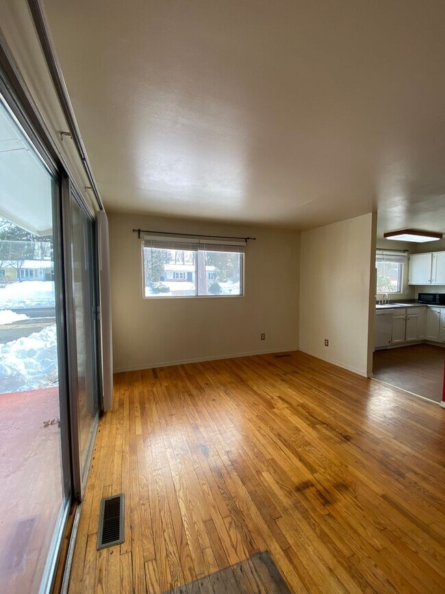 Foto del edificio - 1931 Fairwood Ln