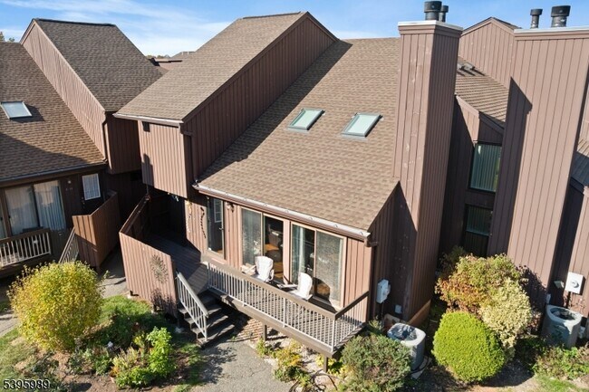 Foto del edificio - 4141 Bloomingdale Dr