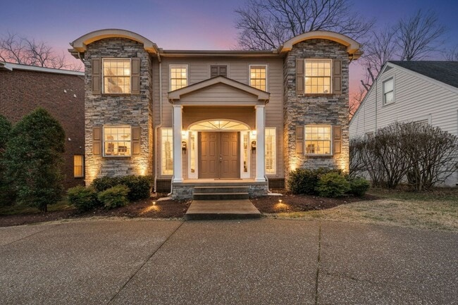 Photo - Awesome 2BE/2.5BA duplex Incredible location near Vanderbilt University! House