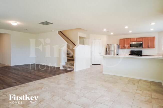 Foto del edificio - 16603 Live Oak Canyon Dr