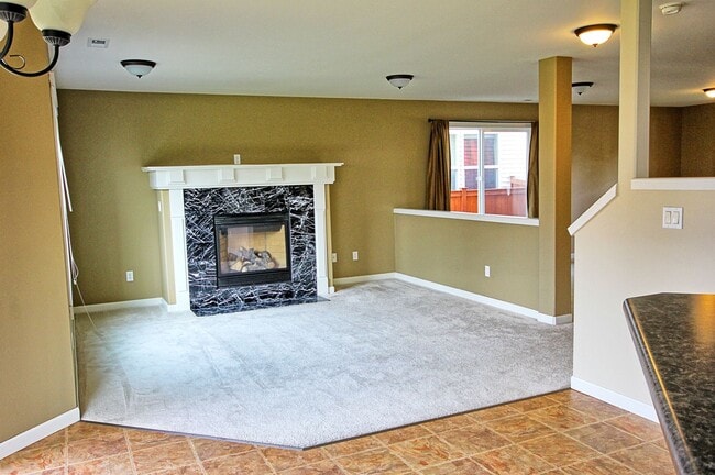 Building Photo - Beautiful Kentlake Highlands Home!