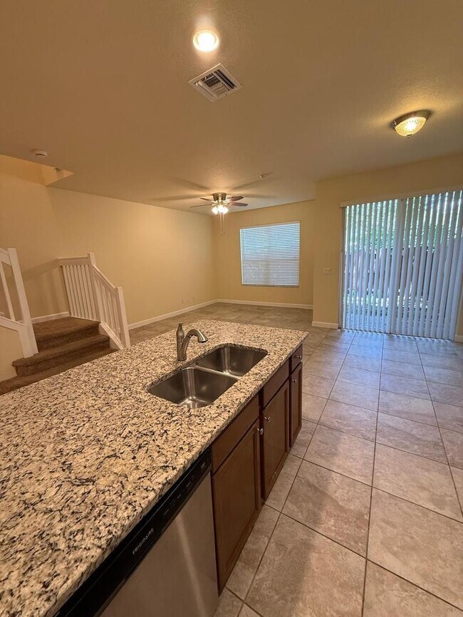 Foto del edificio - 5037 Ashley River Rd