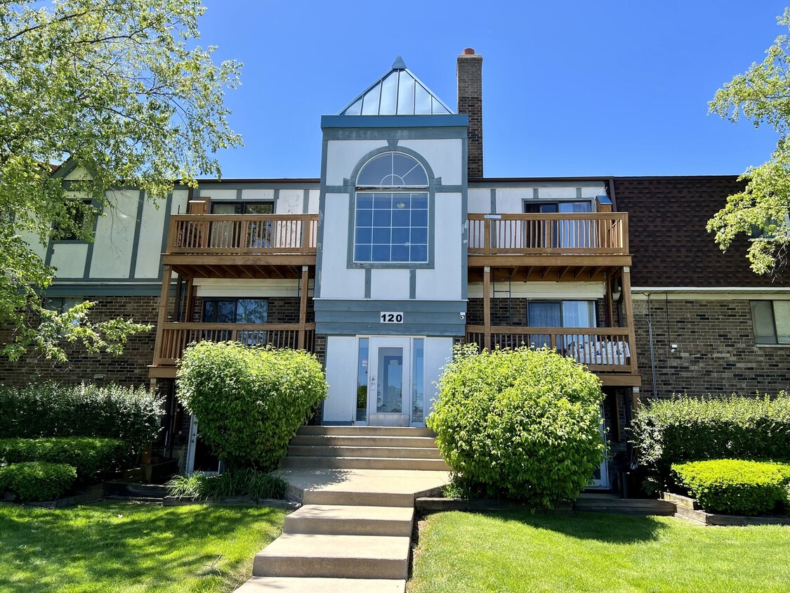 Primary Photo - 120 S La Londe Ave