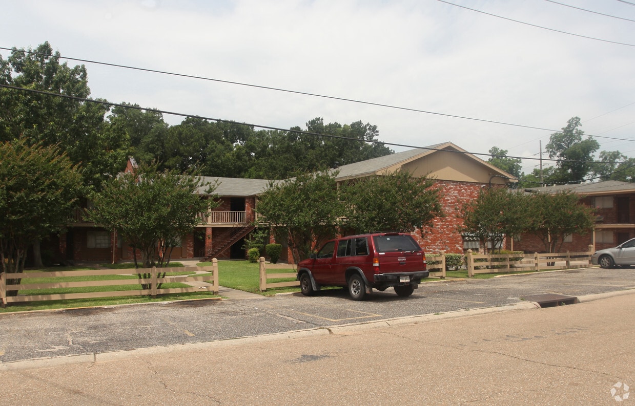 2720 Alaska St, Baton Rouge, LA 70802 Apartments in Baton Rouge, LA
