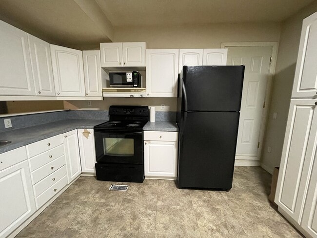 Photo du bâtiment - 4324 Bowness Rd