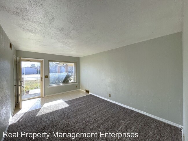 Building Photo - 3 br, 1 bath House - 213 NW 79th  St