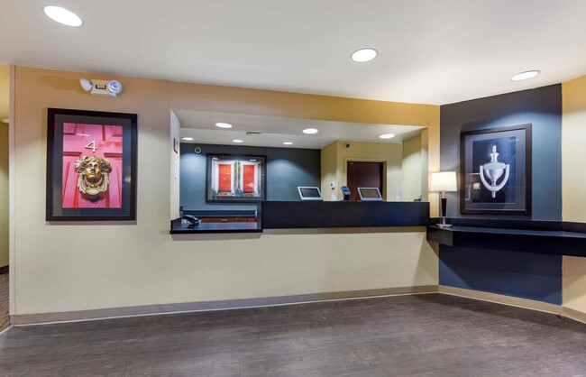 Lobby and Guest Check-in - Furnished Studio - Rio Rancho