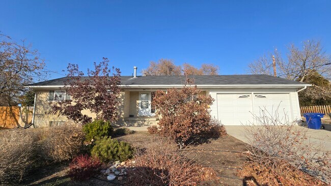 Building Photo - 905 Charlton Cir