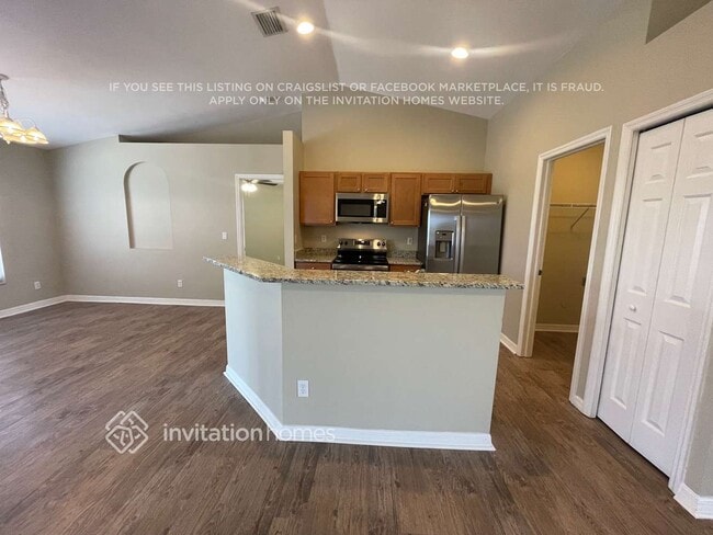 Building Photo - 319 SW 19th Terrace