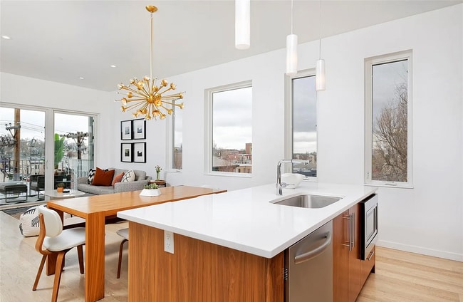 Foto del edificio - 2752 N Clay St