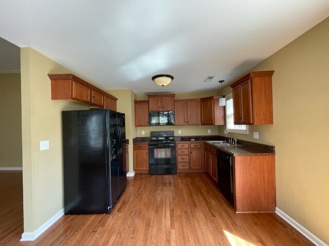 Building Photo - 7307 Sheena Ln