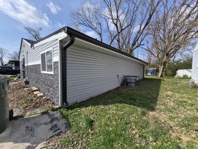 Foto del edificio - 3922 N Butler Ave