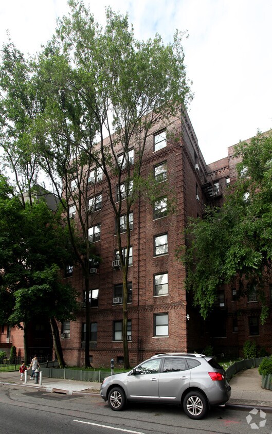 Foto del edificio - 103-10 Queens Blvd