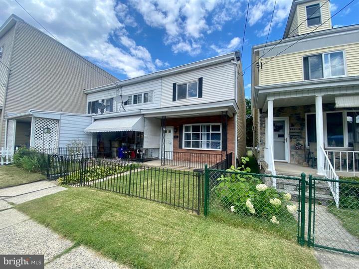 229 N 2nd St, Saint Clair, PA 17970 Townhome Rentals in Saint Clair