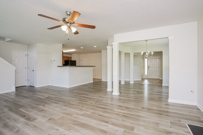 Building Photo - 3771 Burtons Barn St