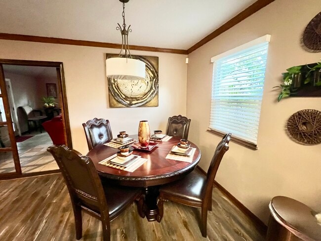 Foto del edificio - 6500 Lakewood Dr