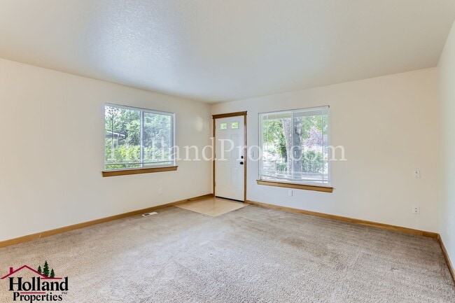 Building Photo - 6547 SE Woodstock Blvd