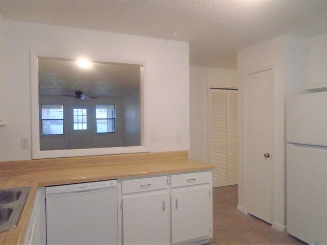 Foto del edificio - 418 Hargrove St