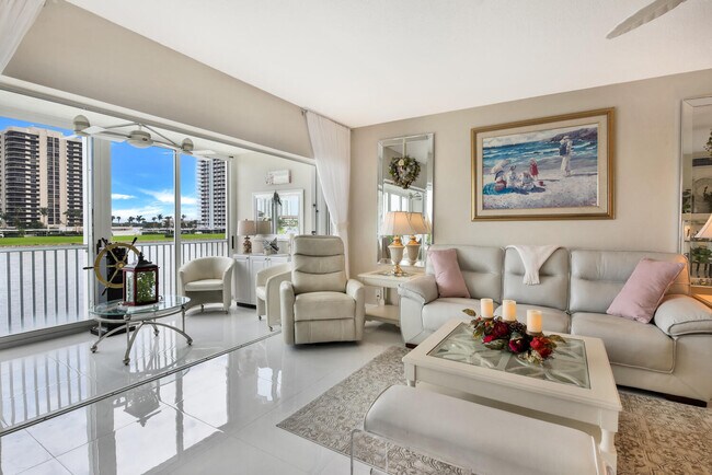 Building Photo - 28 Yacht Club Dr