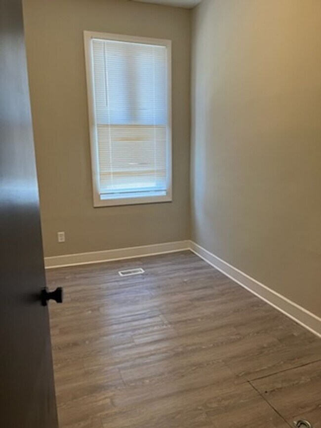 Foto del edificio - 1262 S Shelby St