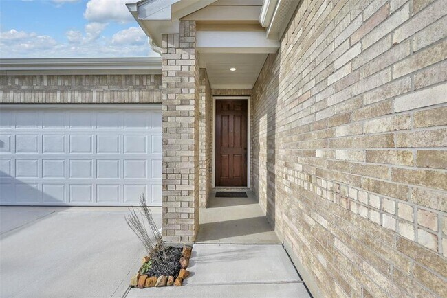 Building Photo - 14615 Monterey Cypress Dr