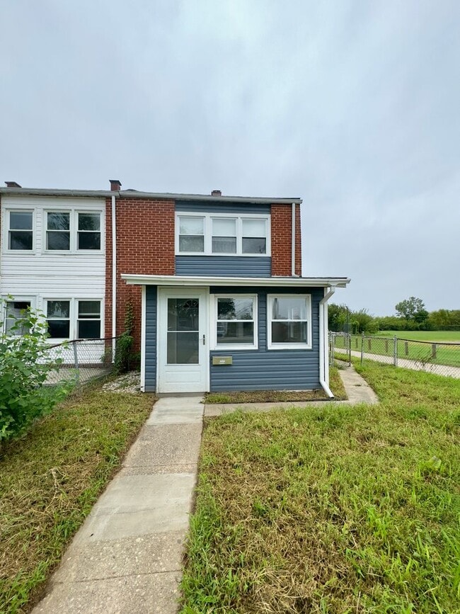 Building Photo - 2113 Larkhall Rd