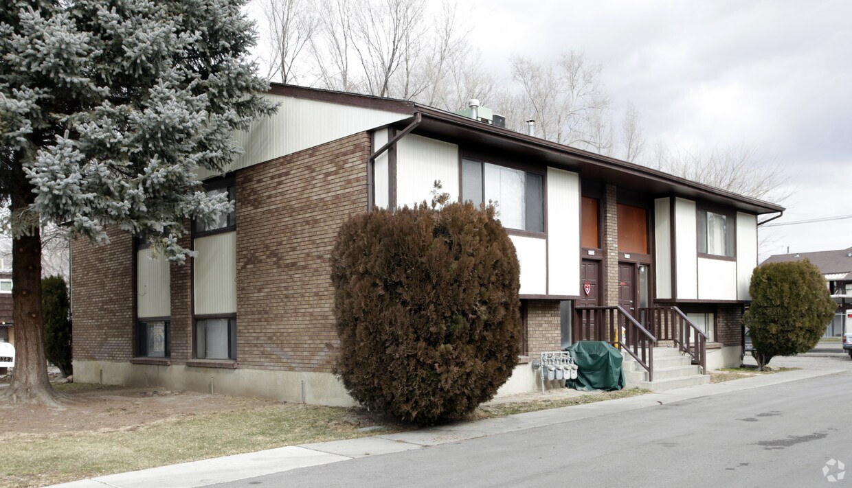 Primary Photo - 3381-3391 S Edison St