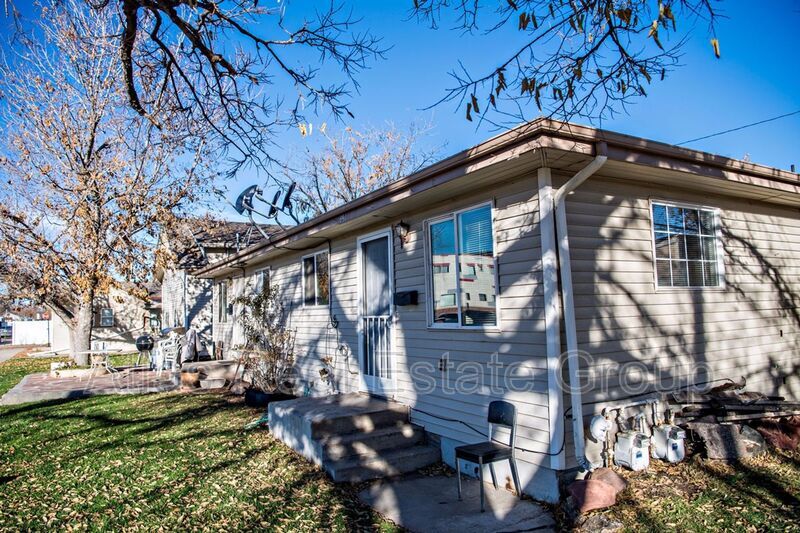 Building Photo - 881 Egbert St