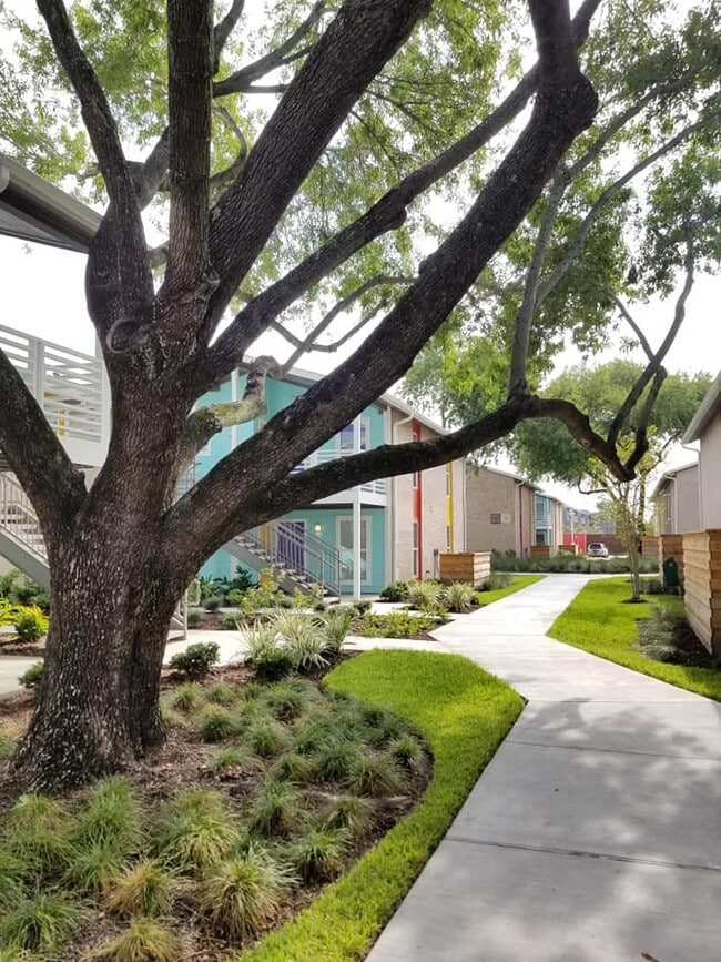 Foto del edificio - 8787 Hammerly Blvd