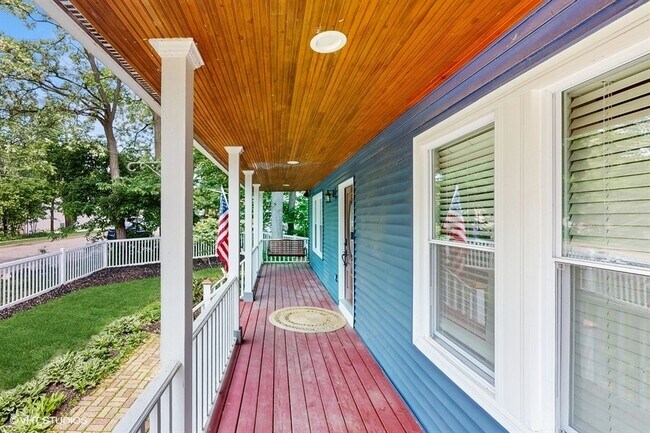 Building Photo - 137 Forest Ave