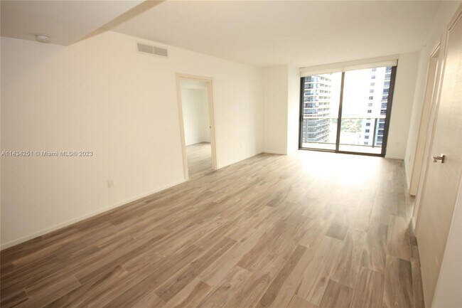 Foto del edificio - 801 S Miami Ave