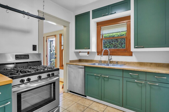 Foto del edificio - Gorgeous North Park Home! DEN! NEW AIR CON...