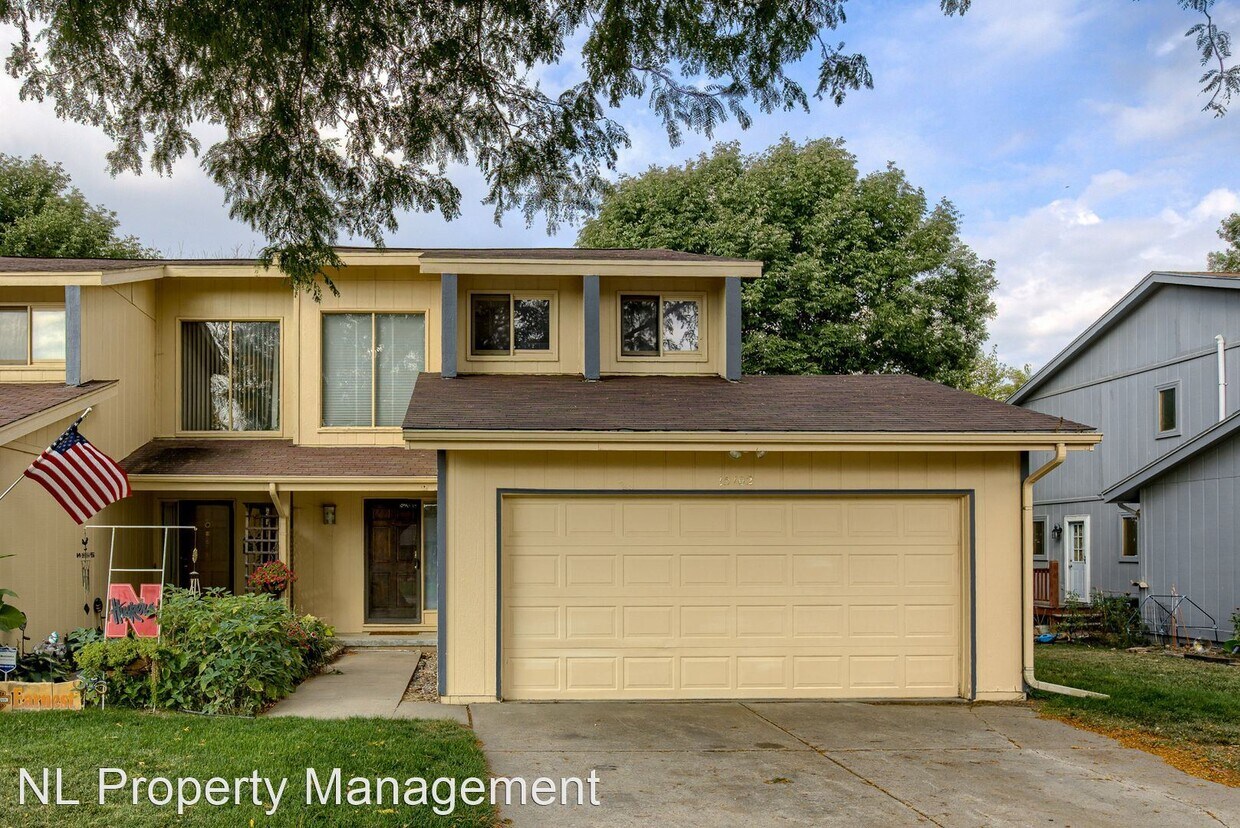 2 br, 2.5 bath House 15102 Normandy Blvd House Rental in Bellevue, NE