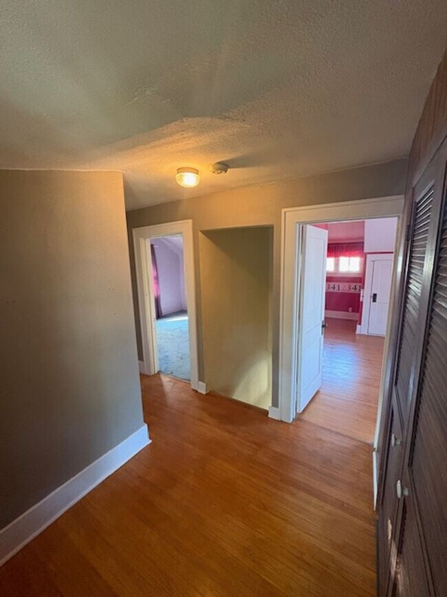 Foto del edificio - Single Family Home - 3 bedrooms / 2 bathrooms