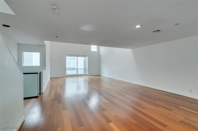 Foto del edificio - 1194 Carson Ave