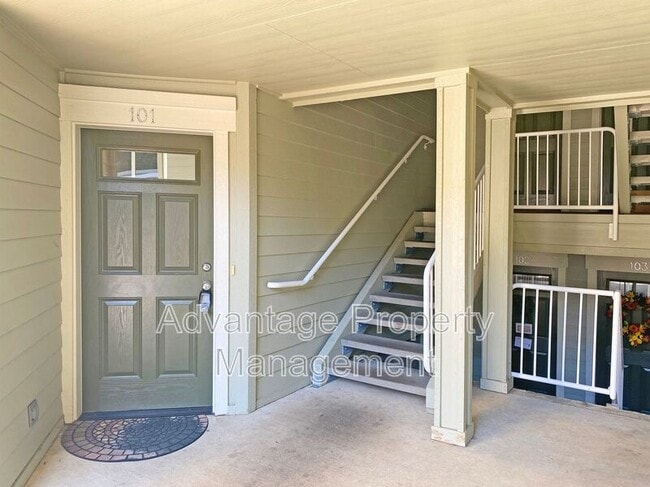 Building Photo - 6298 SW Grand Oaks Dr