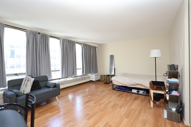 Foto del edificio - 1401 E 55th St