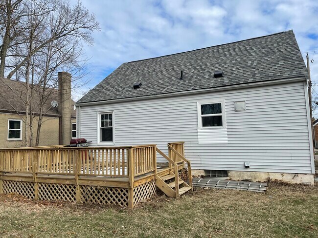 Foto del edificio - 8441 Royal Heights Dr