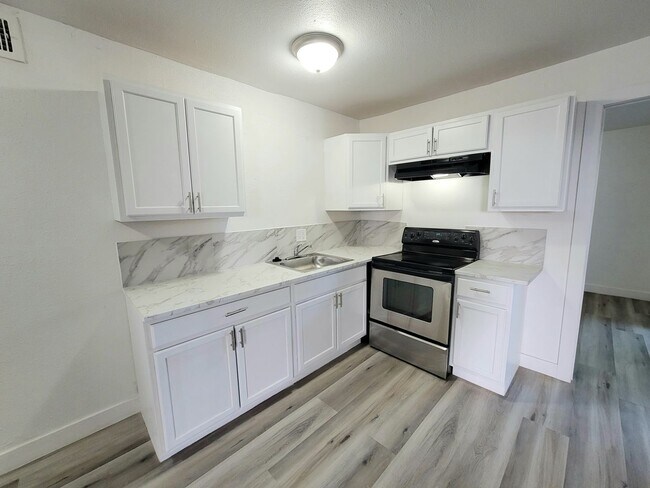 Building Photo - 740 N 11th Street