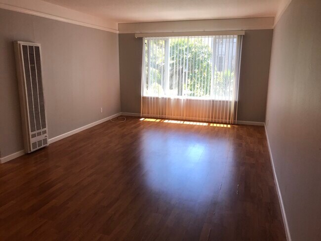 Living Room - 359 Clipper St