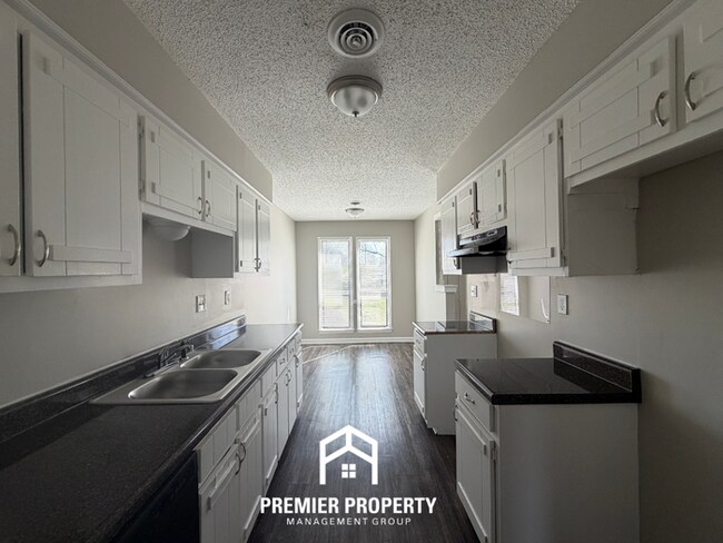 Photo - Charming 3BR Bartlett Home with Vaulted Ceilings, Fireplace & Fenced Yard