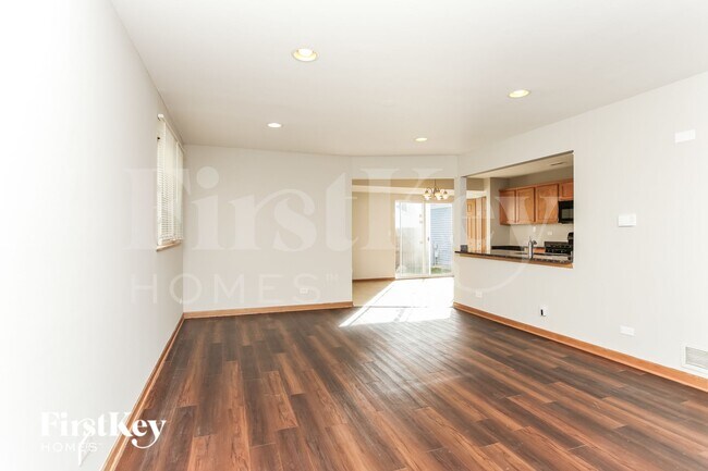 Foto del edificio - 932 Symphony Dr