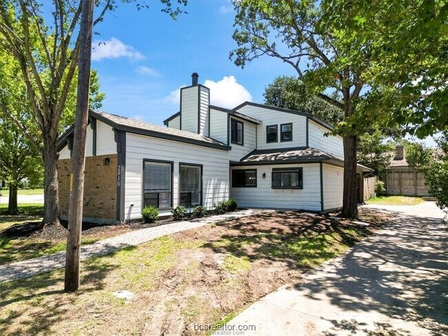 Building Photo - 2910 Briarcreek Ct