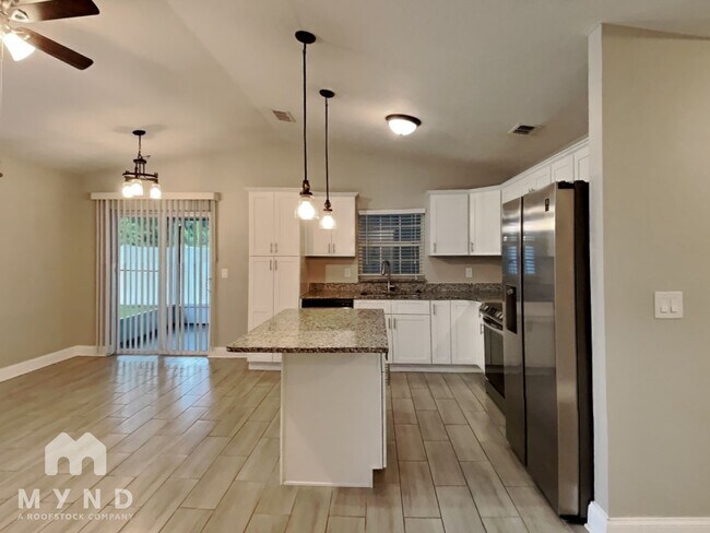 Foto del edificio - 1339 Primrose Ct